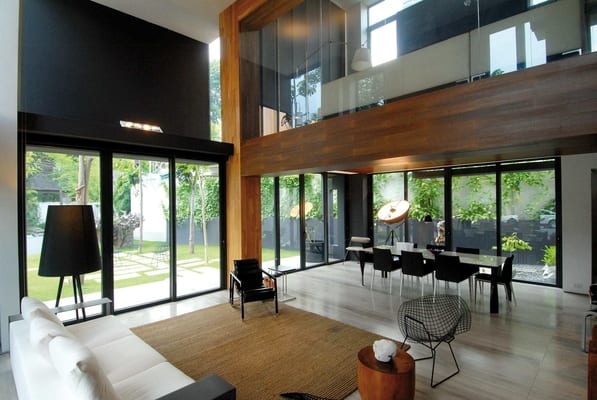 2 rétegű ablak ár számos tényezőtől függ, mint például az ablak mérete, az ablak típusa (pl. nyíló, bukó-nyíló stb.), az ablak anyaga és minősége, valamint az ablakok telepítési helyszíne és egyéb kiegészítő szolgáltatások, mint például a redőnyök vagy a szúnyoghálók. Általánosságban elmondható, hogy az 2 rétegű ablakok ára lehet alacsonyabb az ilyen típusú ablakoknál, amelyek többrétegű üvegezéssel vagy más korszerű hőszigetelési technológiákkal rendelkeznek. Az ablakok ára általában négyzetméterenként vagy darabszámra számolva kerül meghatározásra.