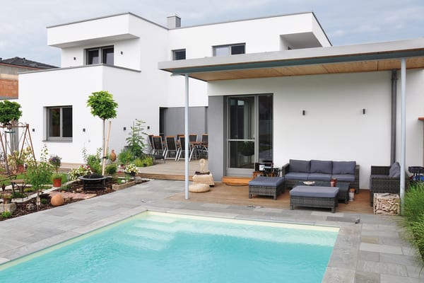 Műanyag ablakokat olcsón is találhatsz, különböző gyártóknál és forgalmazóknál. Az árak függenek az ablak típusától, méretétől és minőségétől is. Fontos azonban, hogy az olcsó ár mellett ne felejtsd el figyelembe venni a műanyag ablakok minőségét és hőszigetelési tulajdonságait is. Keresgélj és kérj ajánlatot, hogy megtaláld a legjobb ár-érték arányú lehetőséget.