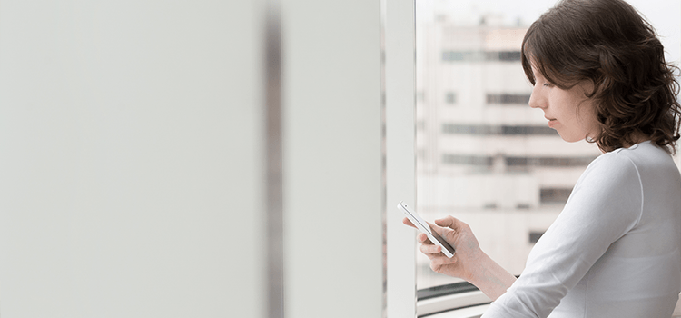 Üveges szobaajtó modern otthonokba